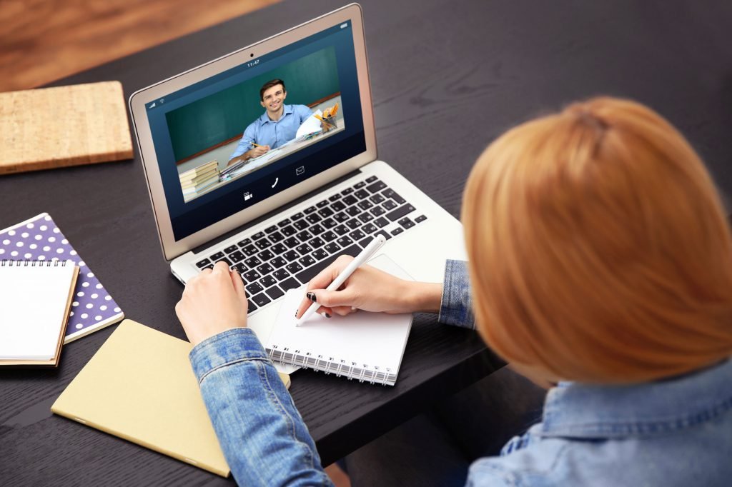 Por que o curso de auxiliar em saúde bucal à distância é a melhor opção?